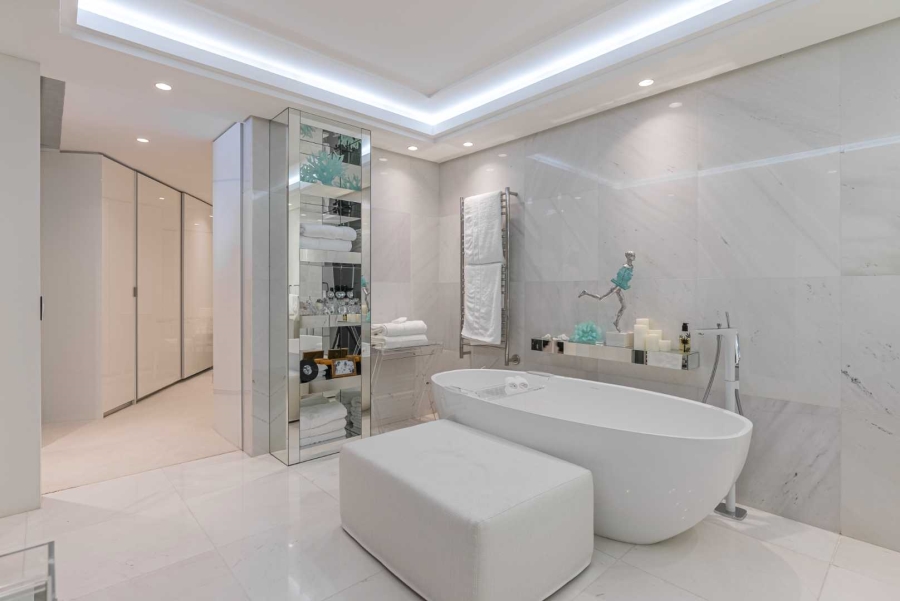 4 Bedroom Property for Sale in Clifton Western Cape